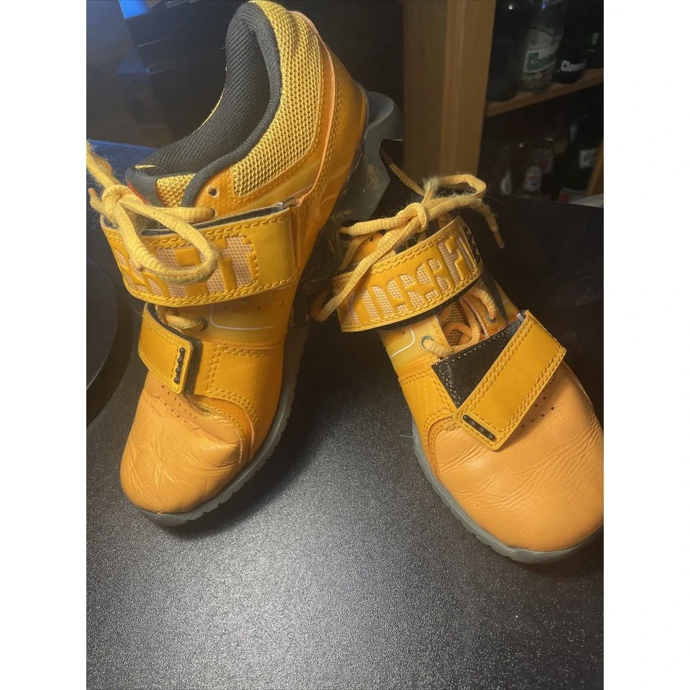 Reebok Crossfit Shoes U-Form Youths Sz 5-1/2 . Lightly Worn. Orange. Great Cond